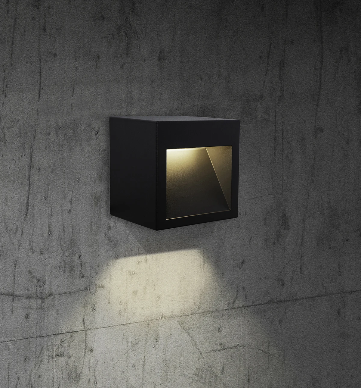 Firkantet udendørslampe NYE L1001