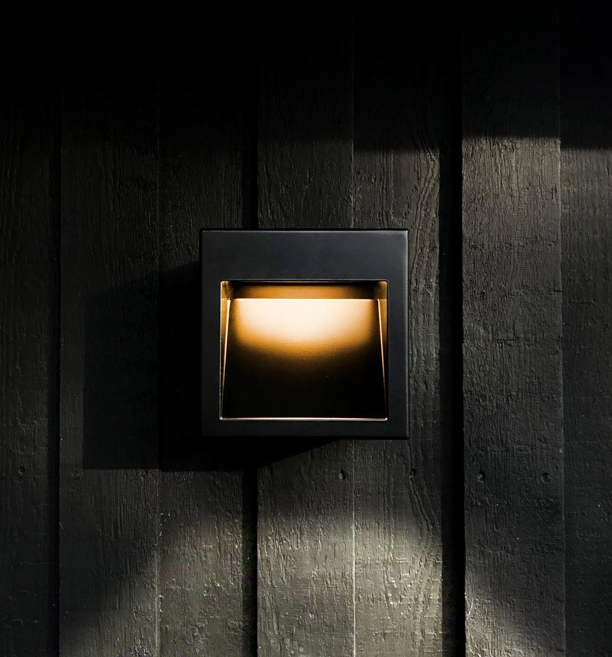 NYE L1001 sort væglampe