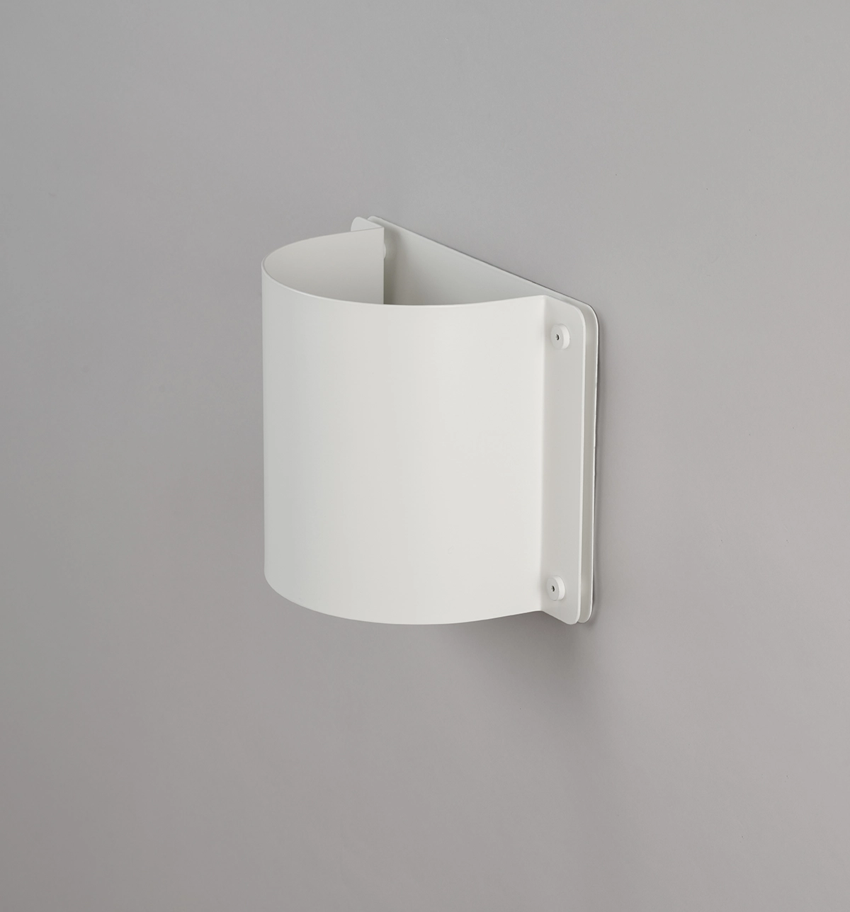 Hvid væglampe LIBER L5 fra Friis og Moltke