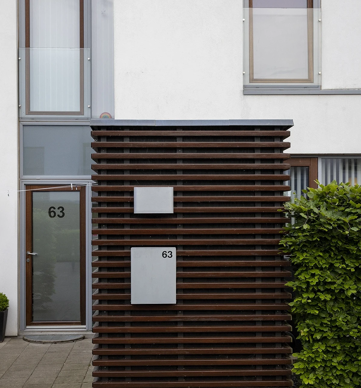 Dansk designer postkasse OUTFIT L990