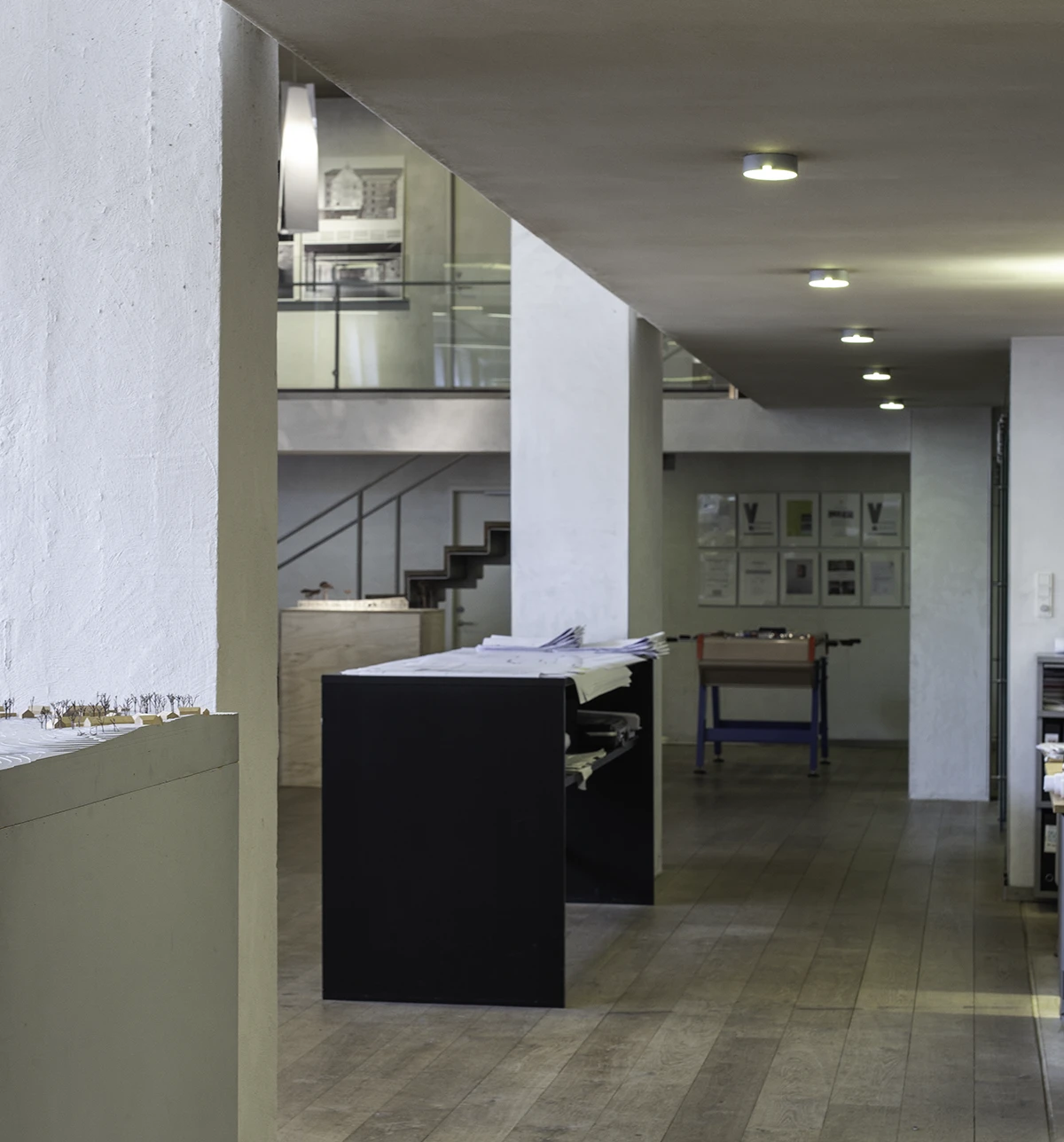 Loftlampe til gang OWEN L800