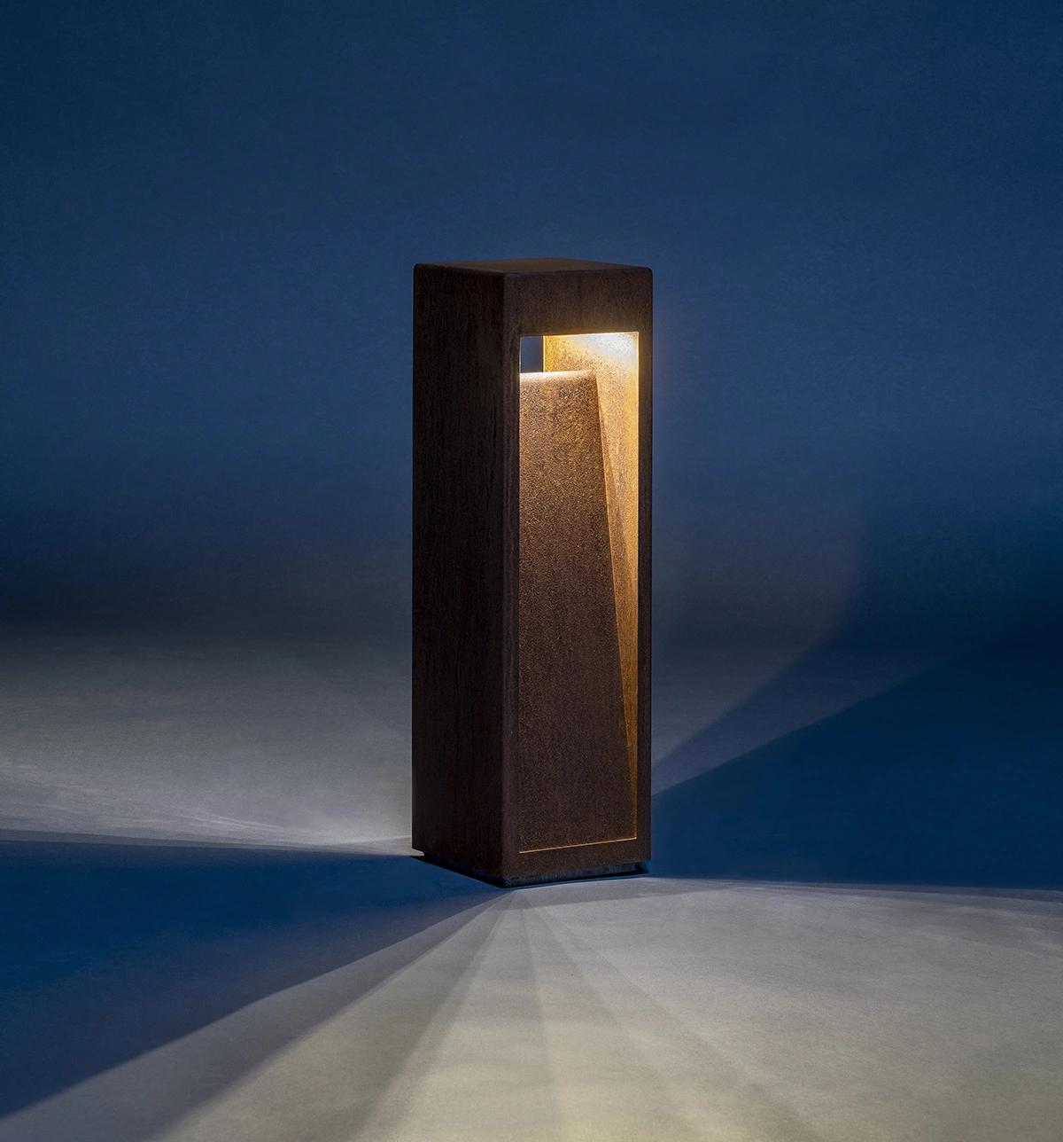 Lampe i cortén NYE L1002