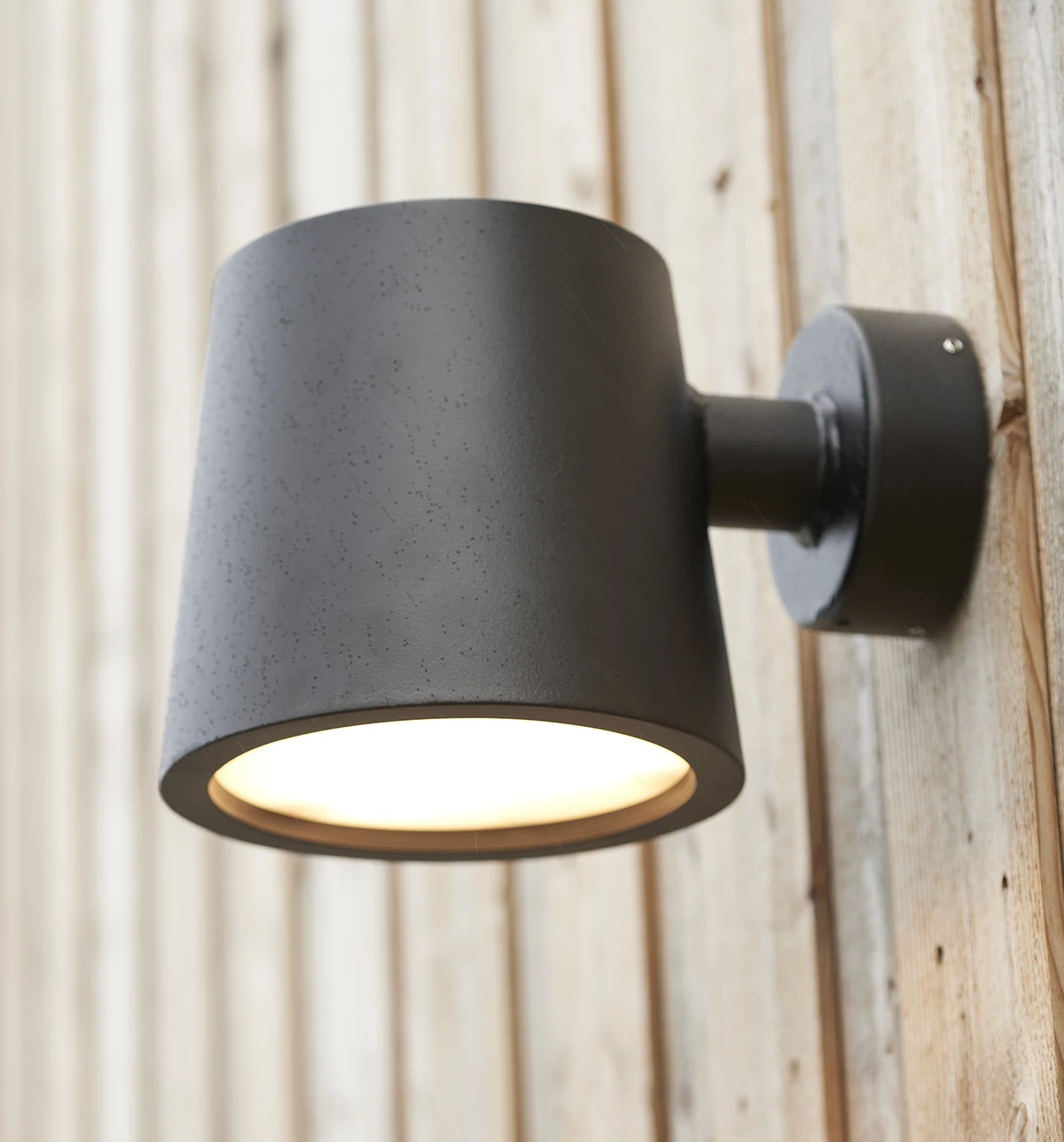 Stor udendørs væglampe ANTO L1010-200