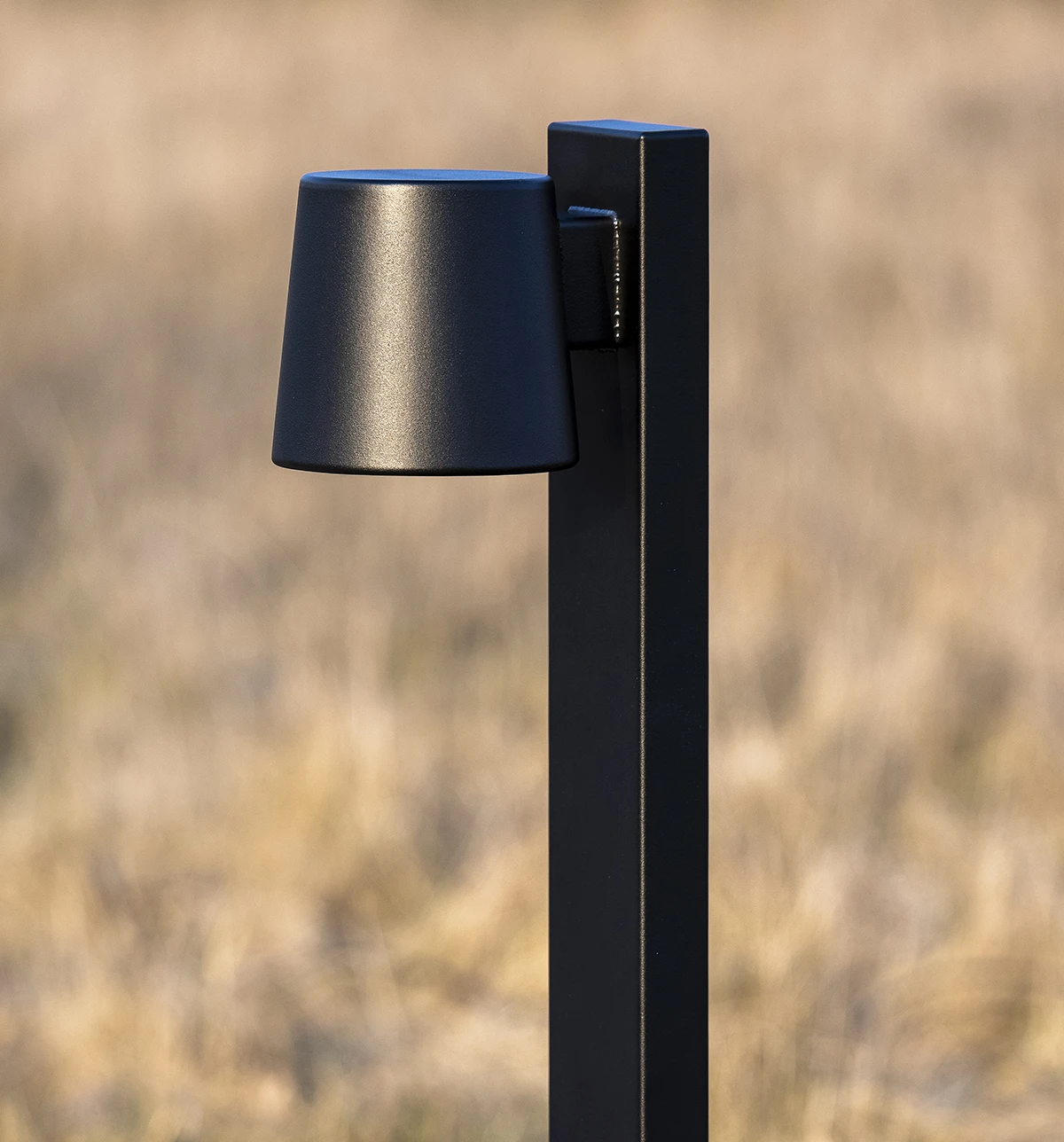 ANTO L1022 sort pullertlampe