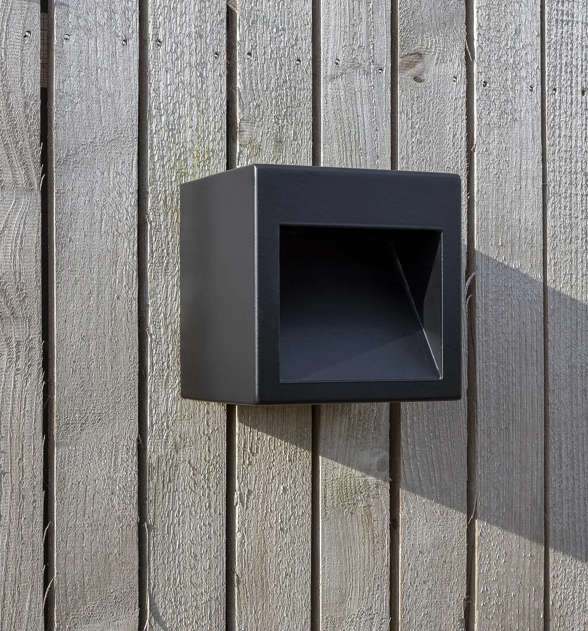 Firkantet væglampe udendørs NYE L1001