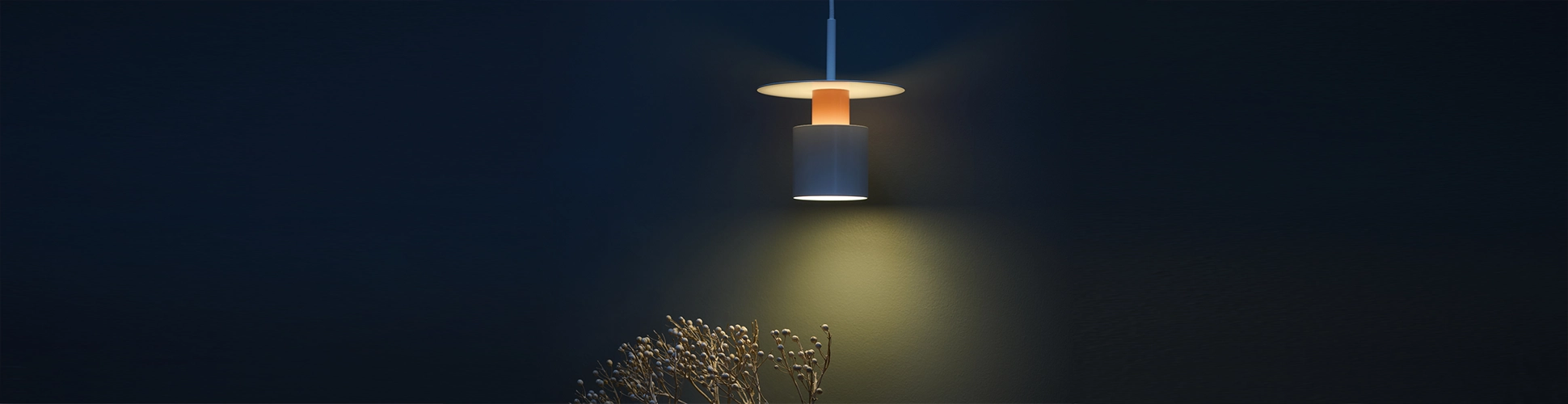 nyhed-pendel-lampe-KOLORIT-L1600-200-340-photobyJacobDue-11977-1940x500